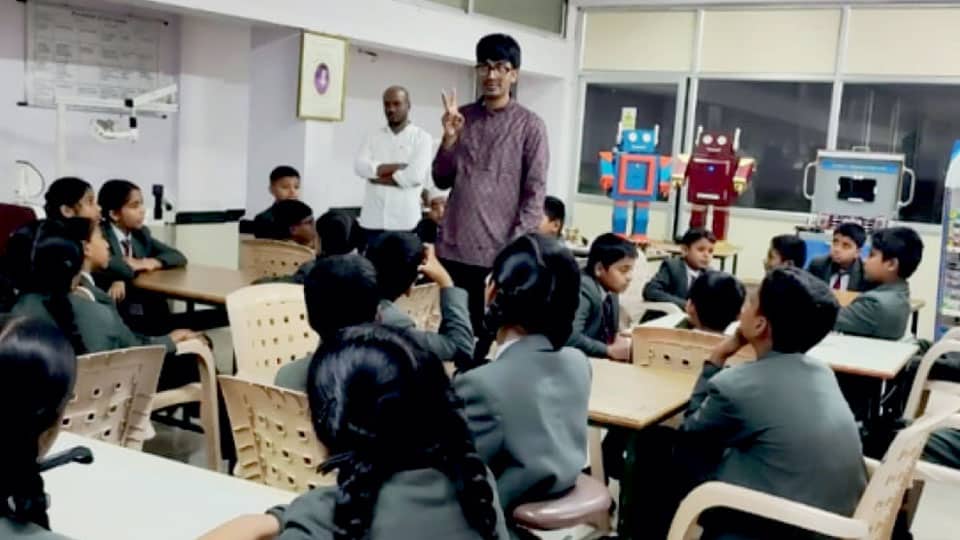 Free workshop and dental check-up at Farooqia