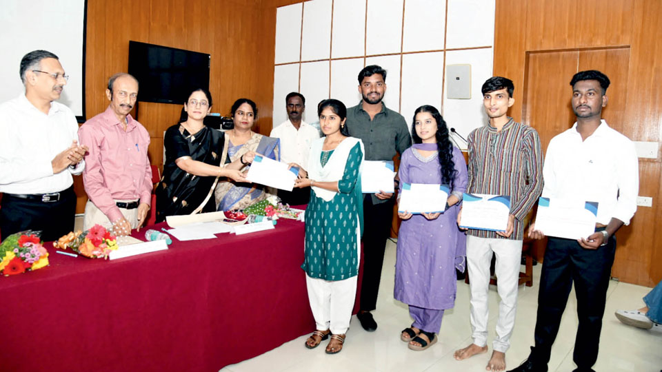 ‘Libraries play vital role for knowledge enhancement’