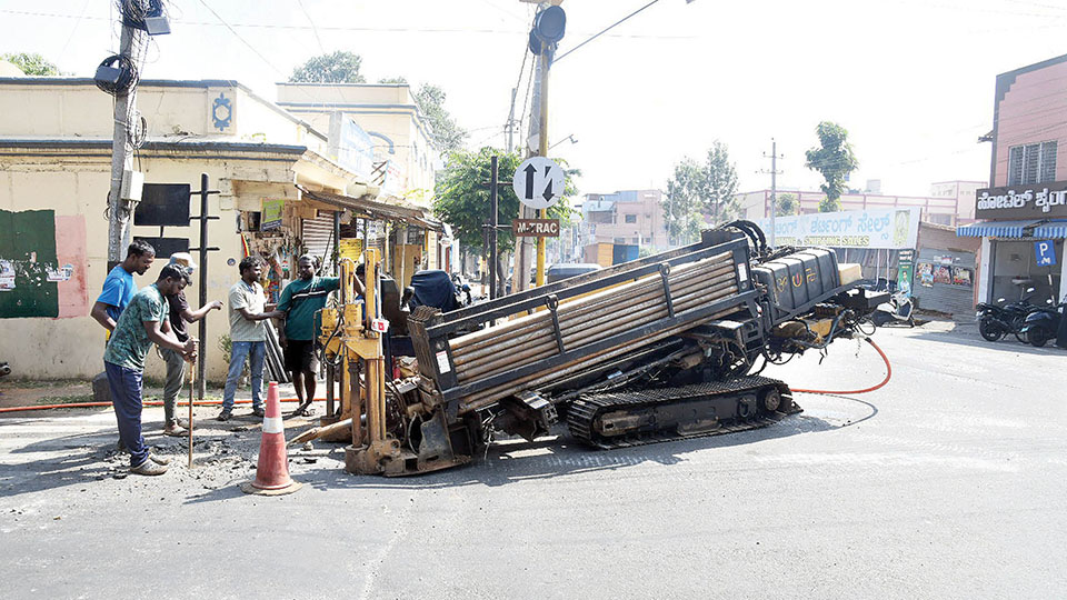 CESC’s underground cabling works