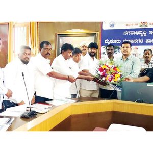 Pourakarmikas urge MCC Commr. to fulfil their pending demands
