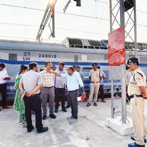 DRM inspects Nanjangud, Kadakola and Ashokapuram Railway Stations