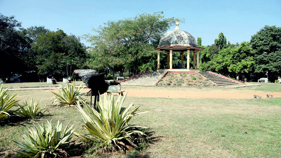 MCC to hand over 10 parks
