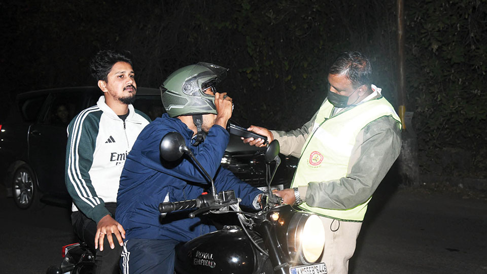 Drunk & drive checking intensified in city