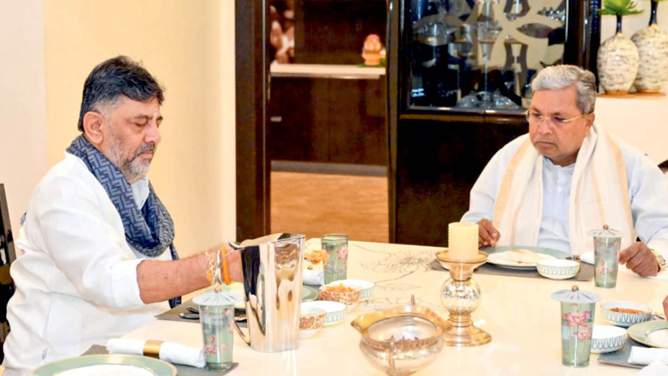 Now, CM Siddu has breakfast at Dy.CM Shivakumar’s house