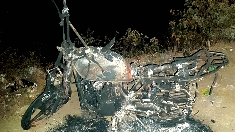 Mystery shrouds youth’s death: Body, bike found charred on Nanjangud outskirts