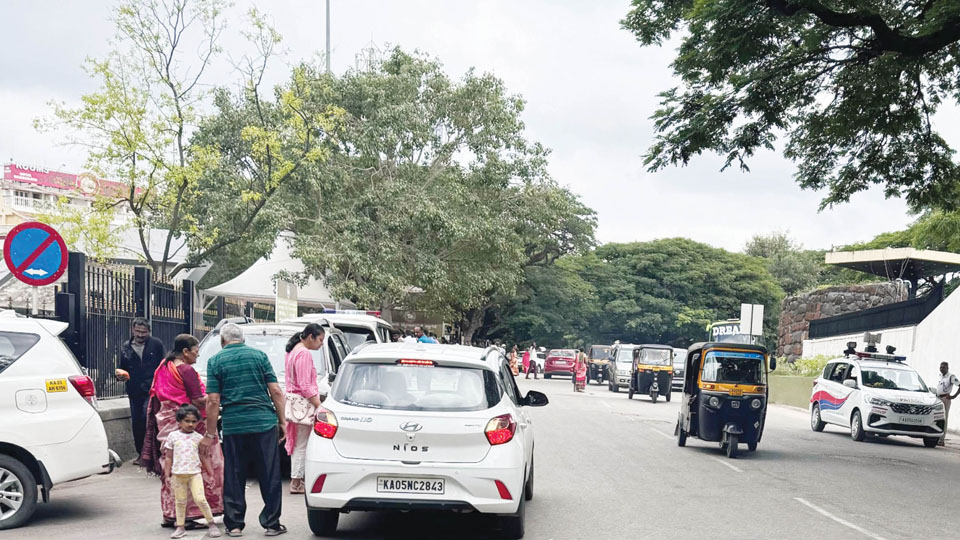 Residents losing trust on Traffic Police in Ittigegud