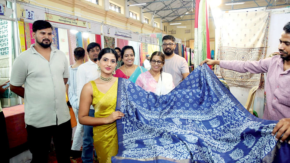 Abhivruddhi’s Silk India 2026 Expo-cum-Sale begins