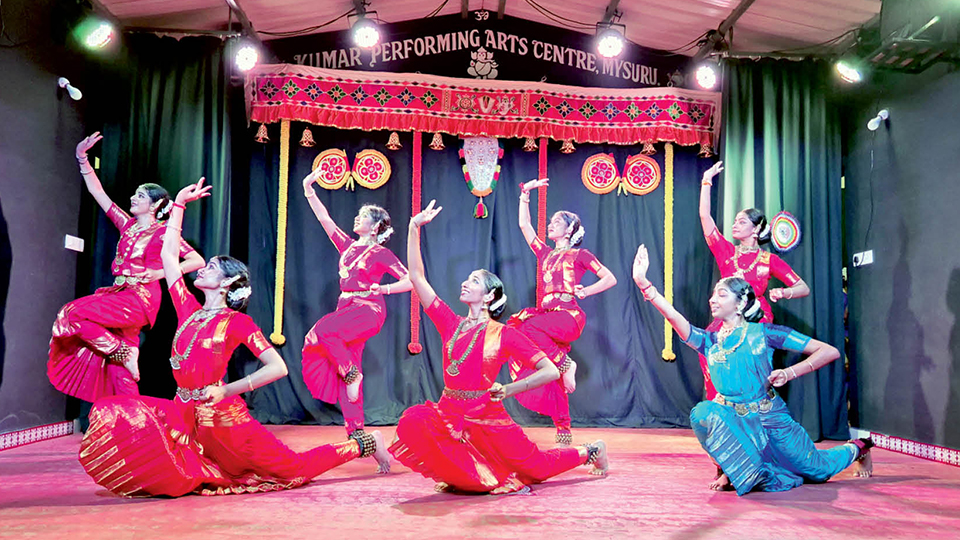 Bharatanatyam recitals and Bombeyata enthral audience at Kalemane