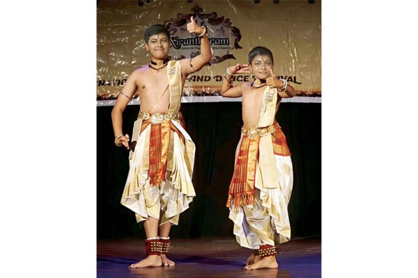 Bhushan Brothers perform at Bengaluru Dance Festival