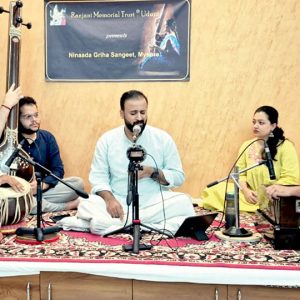 Hari-Chethana team performs at BVB Mysuru Kendra