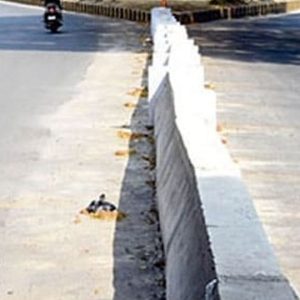No need of permanent divider on narrow road
