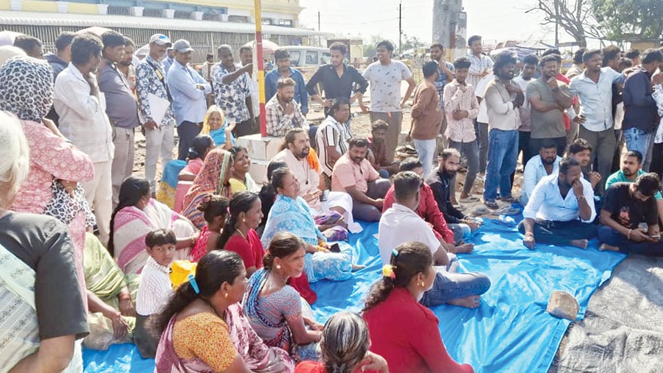 PRASHAD scheme atop Chamundi Hill: Protests erupt; works halt