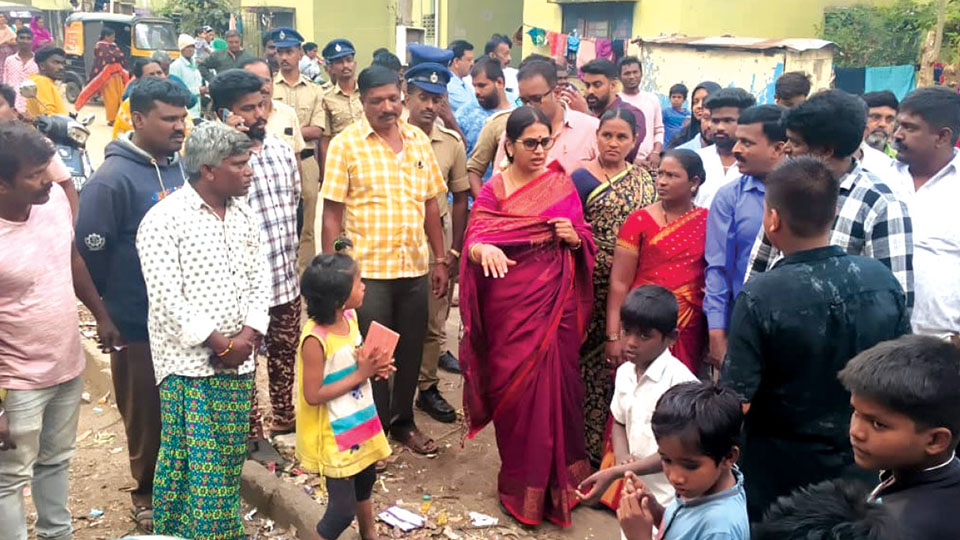Sathagalli Ambedkar Colony residents air their grievances
