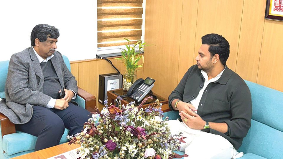 Mysuru-Bengaluru Highway exit point traffic woes: MP seeks expedited flyover work at Kempegowda Circle