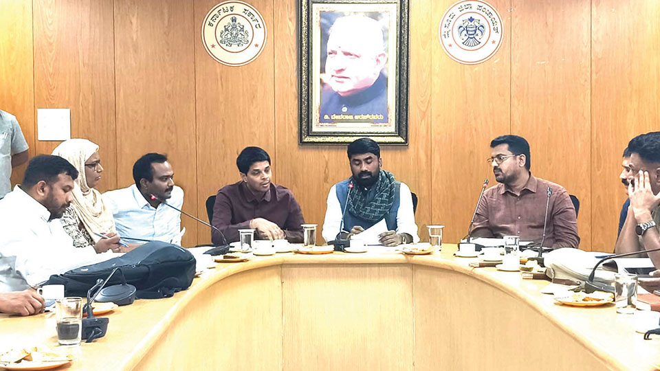 Restrooms, insurance for Pourakarmikas under review