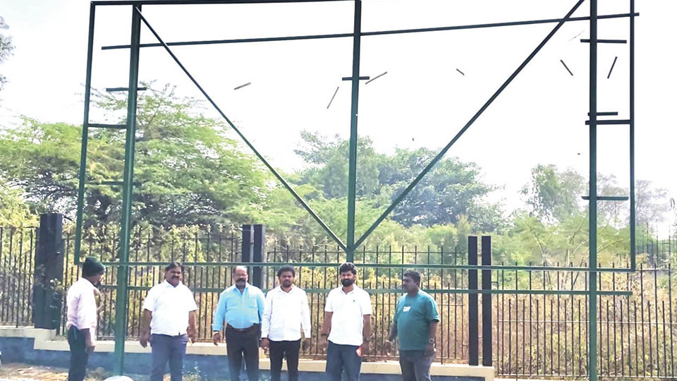 Former MP stops installation of advertisement hoarding