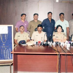 Chain-snatching, burglaries: Mandya Police arrest two from Mysuru