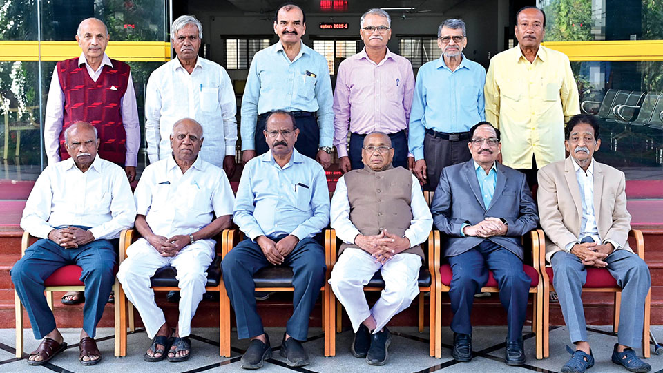 Vidyavardhaka Sangha team