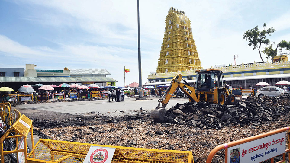 Will Chamundi Hill works overshadow iconic Gopura?