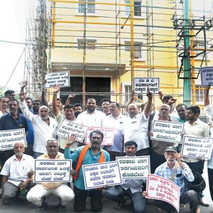 ‘Do not rent out MDA building to private silk showroom’