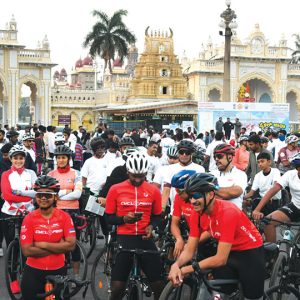 Cyclists pedal for clean city