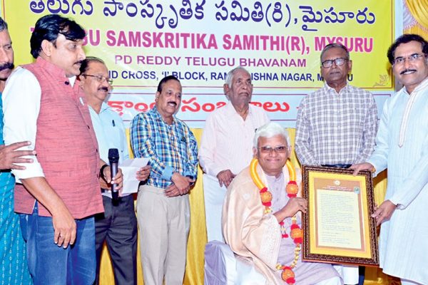 City’s Telugu Samskritika Samithi felicitates ‘Millet Man of India’