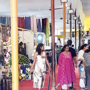 Indian Dastkaar Handloom, Handicraft Haat till Mar. 15