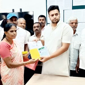 MP distributes new BPL cards