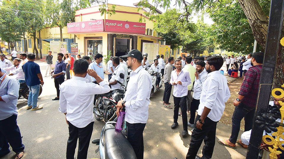 Protest against stadium at KSIC Filature Factory land: Spinning Stops