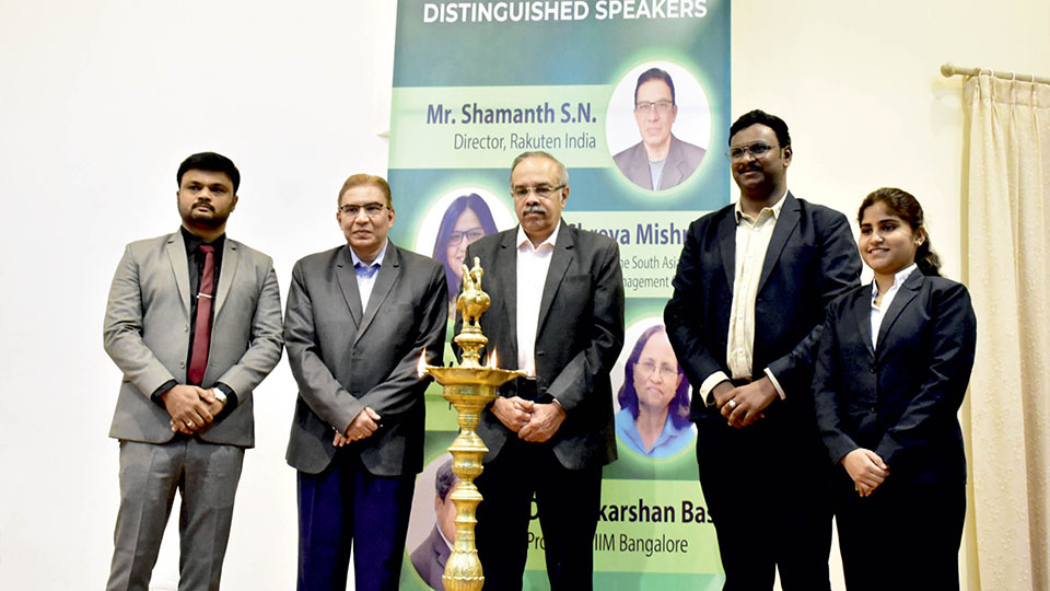 SDM-IMD hosts International Case Conference