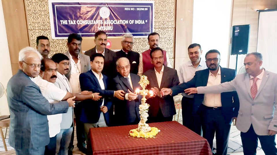 ‘Traders should not ignore GST or IT notices’