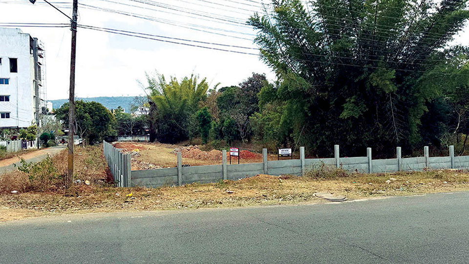 Lake encroachment in K.C. Layout: Lake or private land? Minister’s reply irks MLA