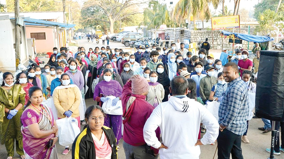 600-kg dry waste cleared in Chamundi foothill plogging