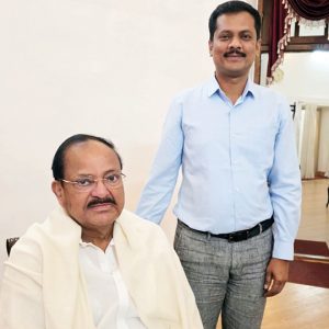 Former VP Naidu leaves for Madikeri in helicopter from Mysuru