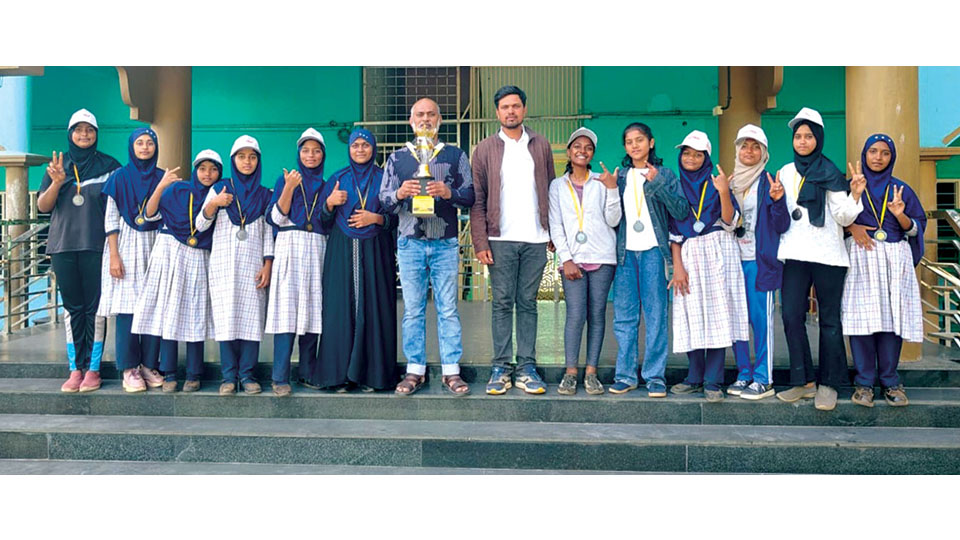 Excel in Throwball Tournament