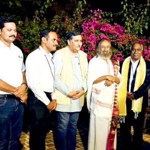 Sri Ravi Shankar Guruji fetes MCCI President Dr. K.B. Lingaraju