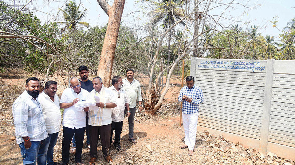 MLA Srivatsa seeks probe