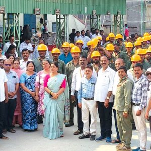 Lineman Diwas: CESC honours ground maintenance staff