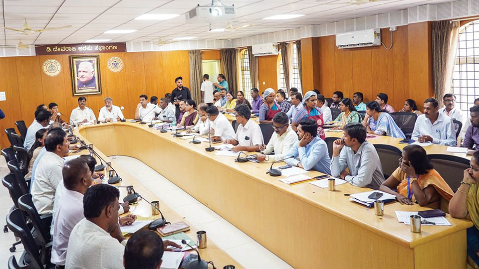 Ensure no water crisis in summer: