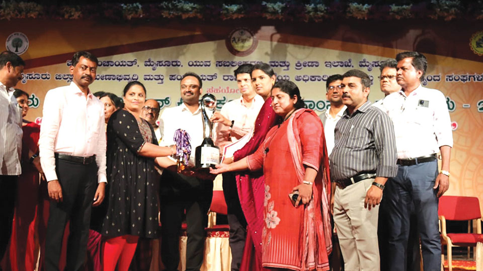 DC lauds ZP CEO for his good work style