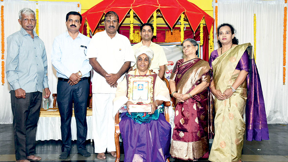 Mahaveer Ahimsa Award presented to Teacher-Social Worker