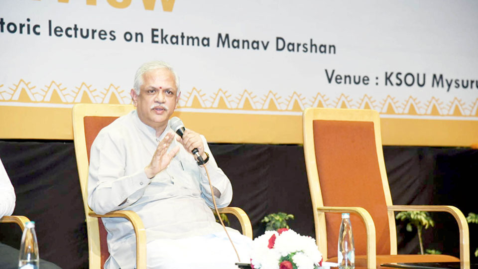 Shun western mindset, embrace Indian model of thinking: B.L. Santosh