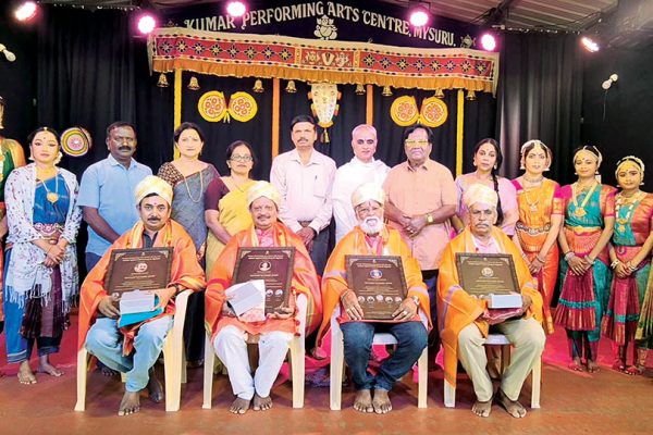 'Karnataka Kalashree' awardees