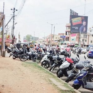 Ease traffic bottleneck near Hinkal Flyover