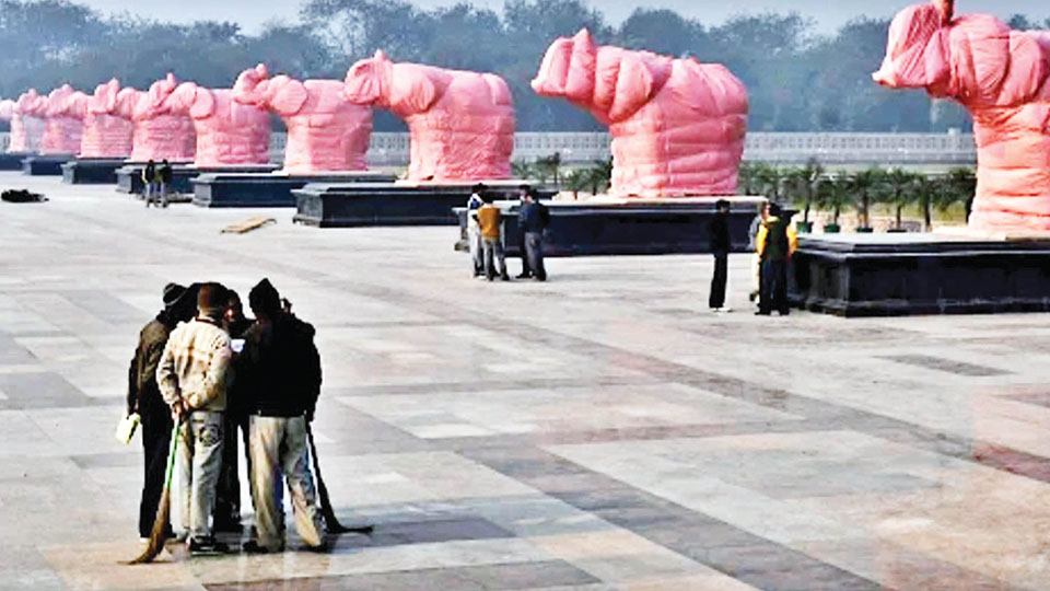 Of statues that are alive!