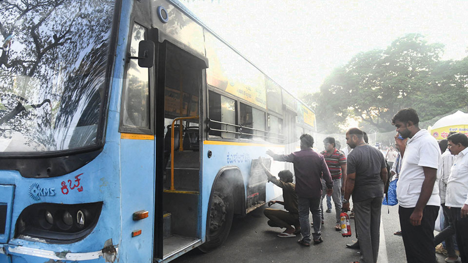 Passengers escape unhurt as KSRTC bus battery catches fire