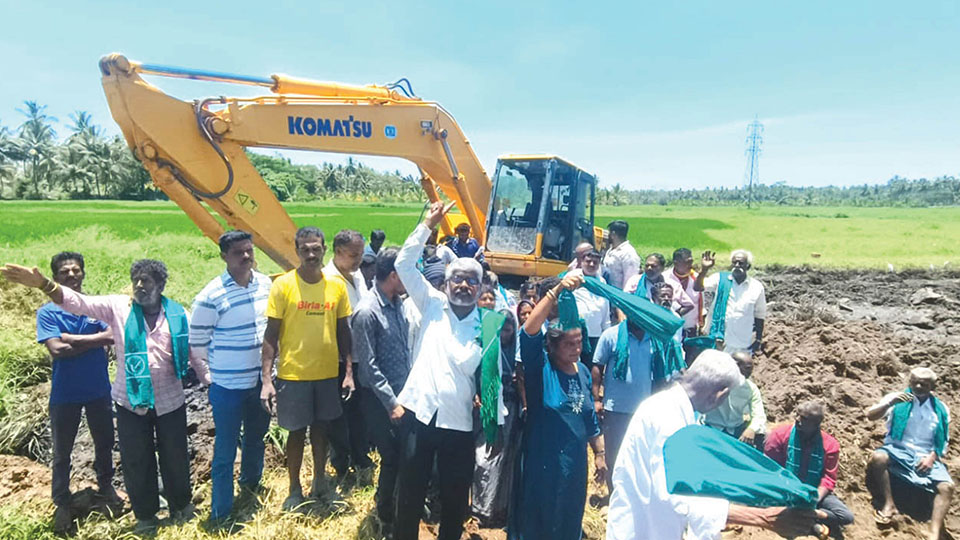 Raitha Sangha protests NIMHANS-like Hospital in Mysuru