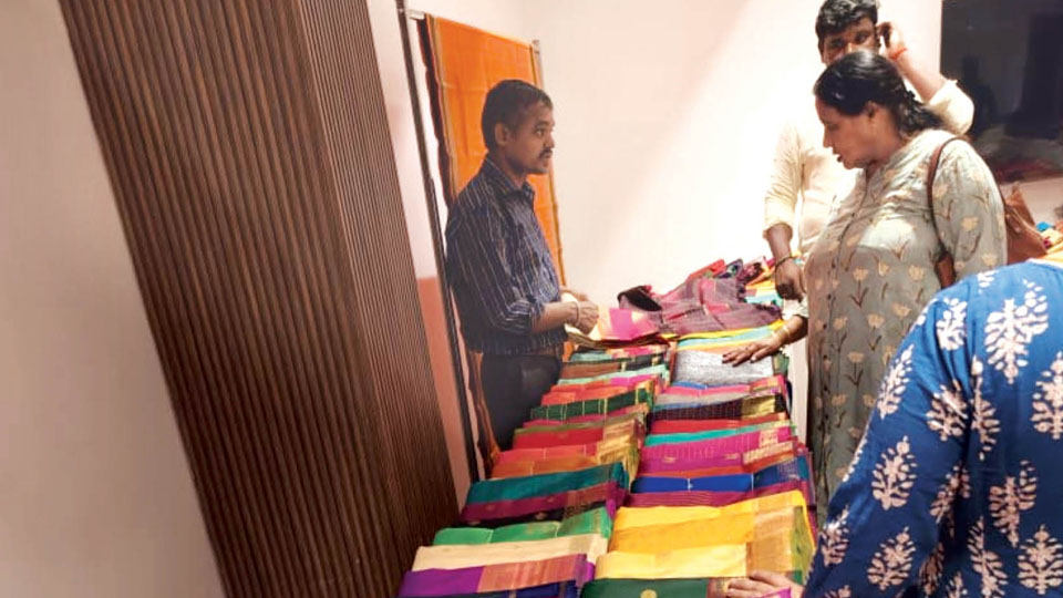 Chithra Looms’ expo-cum-sale of Kanjivaram Silk Sarees begins