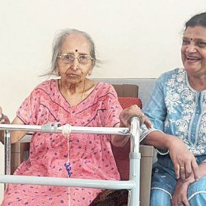 Minister Lakshmi Hebbalkar lauds Mysuru woman’s bravery