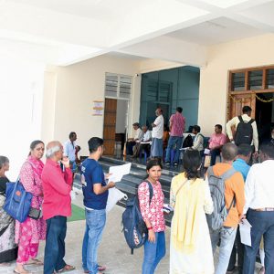 At Hootagalli CMC: Taxpayers forced to wait in queue under hovering sun